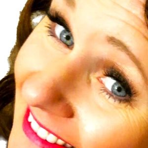 Meet your Posher, Linda Anne